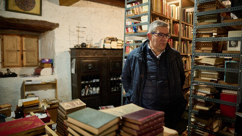 Javier Garisoain, propietario de la librería Libros con Historia